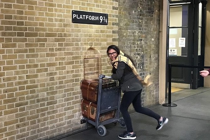 Harry Potter's London Feat. Harry Potter Movie Locations - Platform 9¾ and the trolley photo