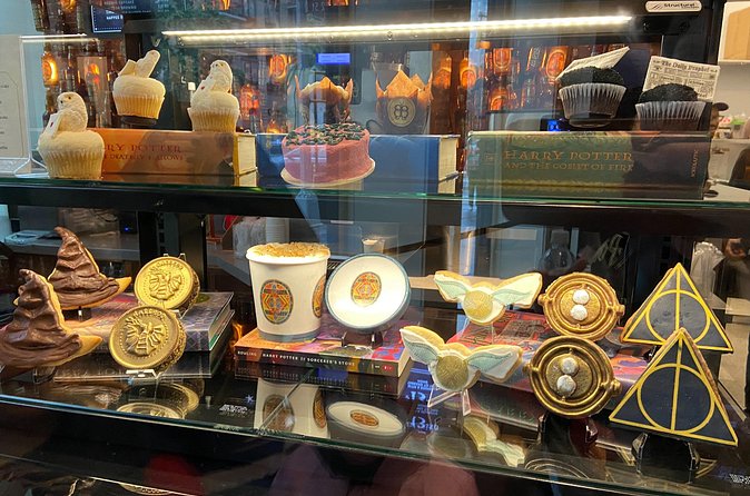 Harry Potter Shop Chicago: Confectionary Collection - Timing Your Visit Between 9 AM and 9 PM