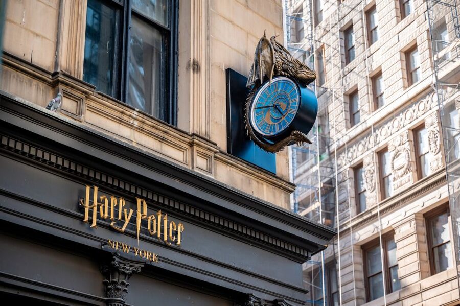 Harry Potter Shop New York: Magical Experiences - The broomstick flight over Hogwarts