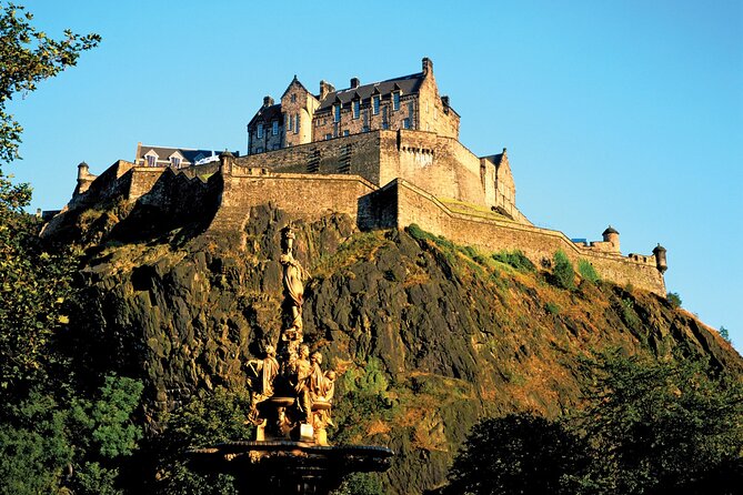 Harry Potter Tour & Edinburgh Castle Visit - University of Edinburgh and Hogwarts-like details