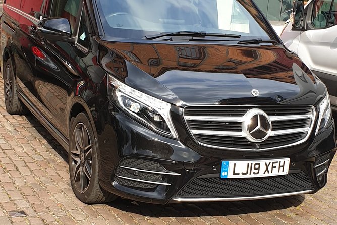 Harry Potter Tour in London The Magic Continues.in Executive luxury Vehicle - King’s Cross delivers the most recognizable photo