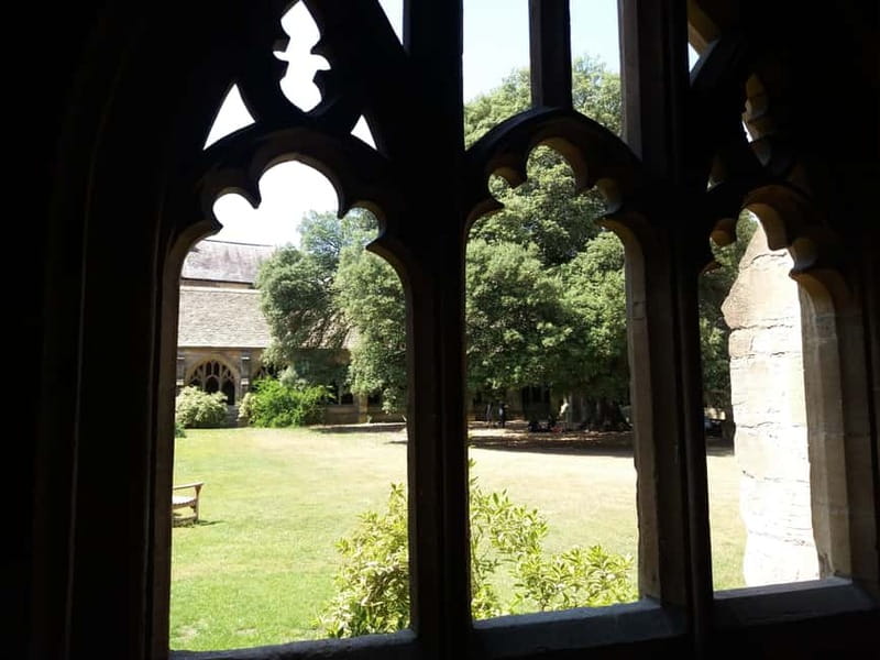 Harry Potter Tour New College Private Group Tour - New College cloisters and the ferret scene