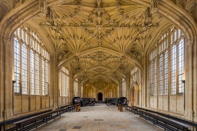 Harry Potter Walking Tour of Oxford Including New College - Clarendon Building and the history behind the magic