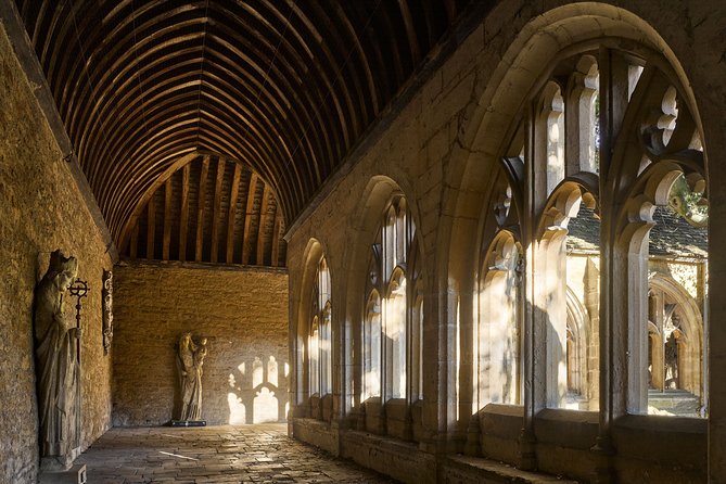 Harry Potter Walking Tour of Oxford Including New College - New College is the tour’s main prize