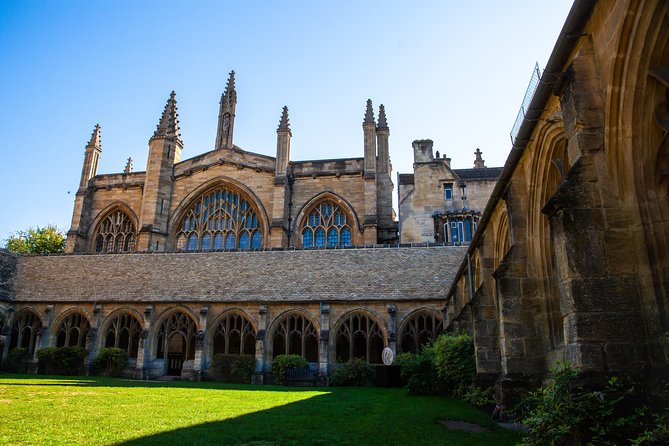 Harry Potter Walking Tour of Oxford Including New College - St. Mary’s Church and links to Narnia