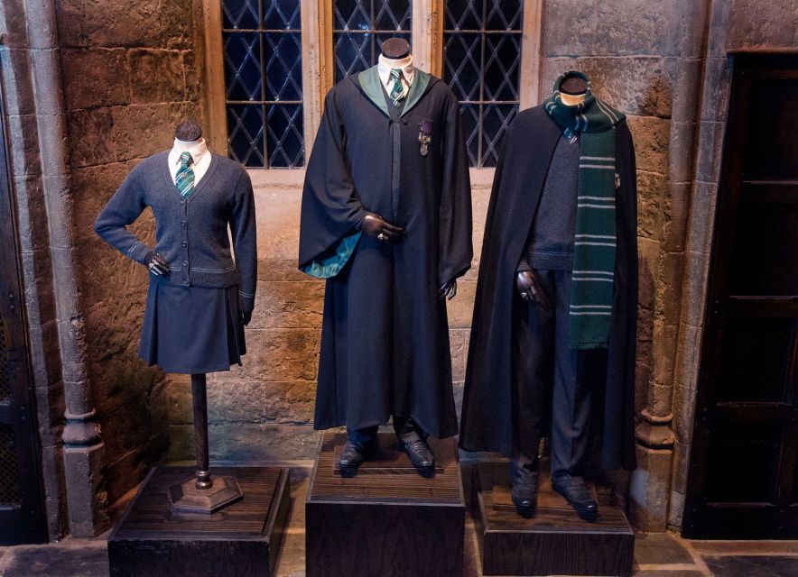 Harry Potter: Warner Bros. Studio Tour from King's Cross - Platform 9¾ and the original Hogwarts Express