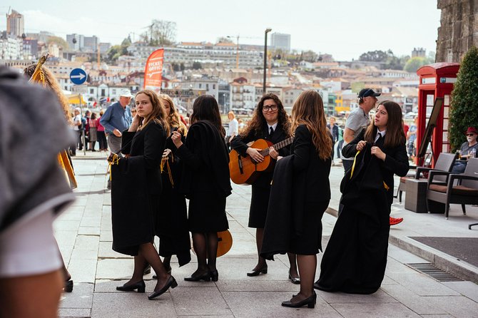 Highlights & Hidden Gems of a Harry Potter Tour - Starting at Praça de Almeida Garrett