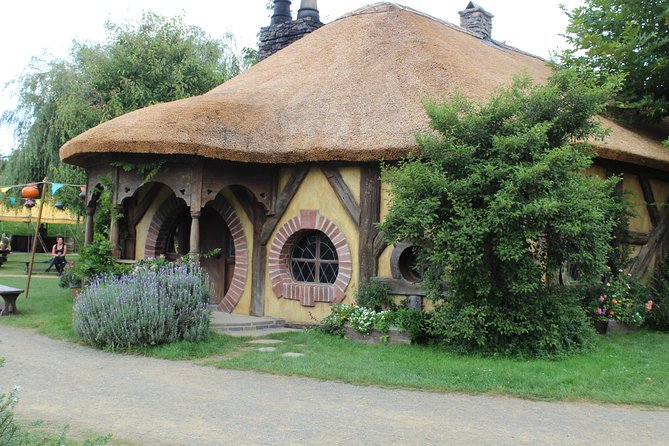 Hobbiton Afternoon Tour in Luxury Minibus from Auckland - A drink at the Green Dragon Inn