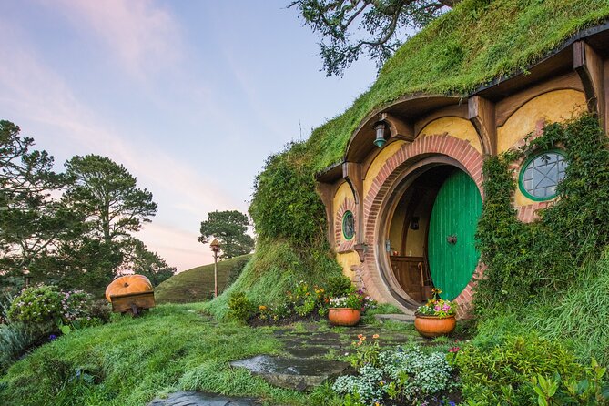 Hobbiton Movie Set Banquet Experience Private Tour From Auckland - Why the sunset timing matters