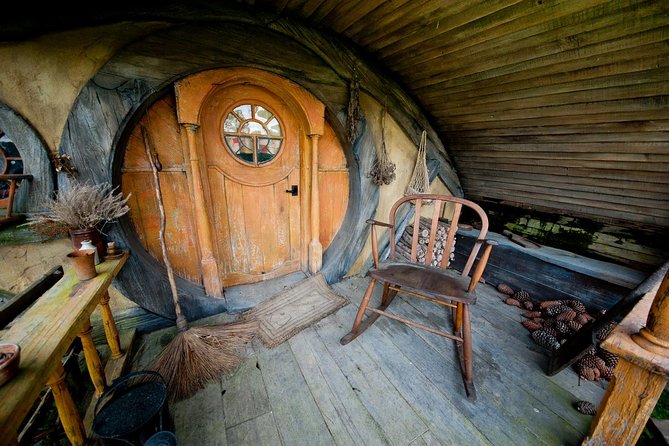 Hobbiton Movie Set day tour From Auckland - Leaving Auckland before the city wakes