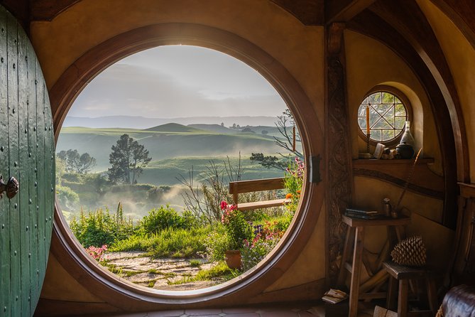Hobbiton Movie Set Experience: Private Tour From Auckland - A drink at the Green Dragon Inn
