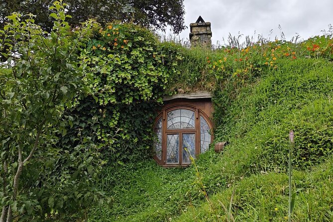 Hobbiton Movie Set Guided Day Tour with Lunch from Auckland - Gardens, details, and the pleasure of slowing down