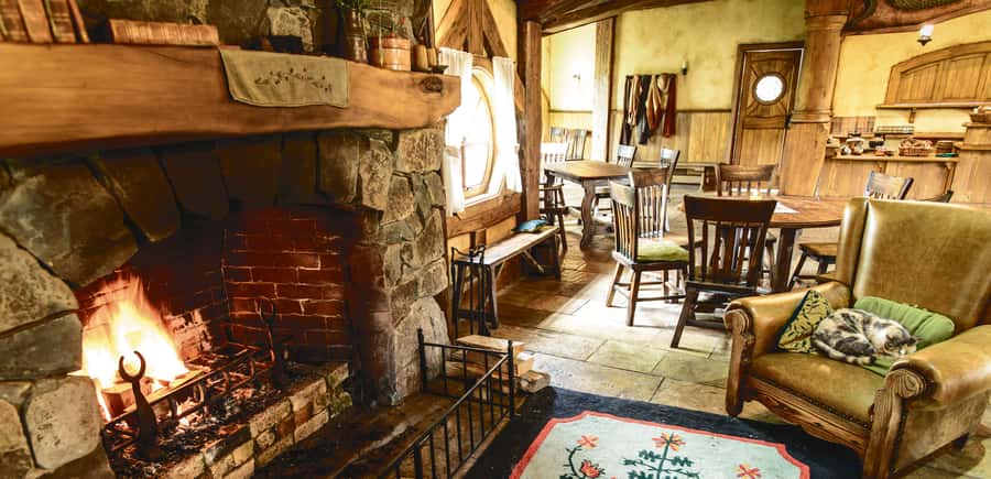 Hobbiton Movie Set & Rotorua Premium Day Tour from Auckland - Should you book the Hobbiton and Rotorua day tour?