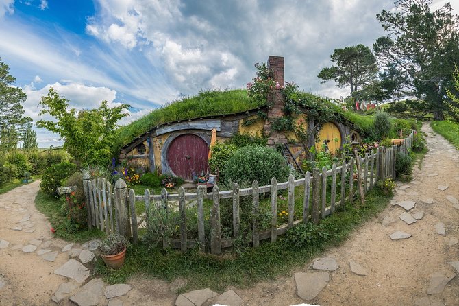 Hobbiton Movie Set Small Group Fully Guided Day Tour from Auckland - What the $176.86 price really covers