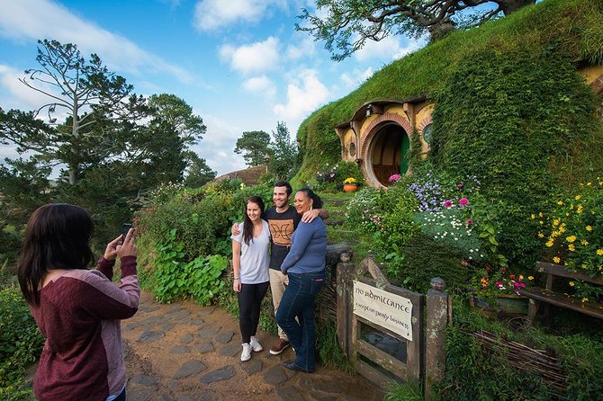 Hobbiton Movie Set Small Group Tour from Auckland - Key things to know before you book