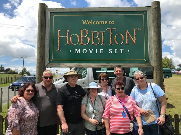 Hobbiton movie set tour and a lot more beautiful NZ sights - What the guides add to the day