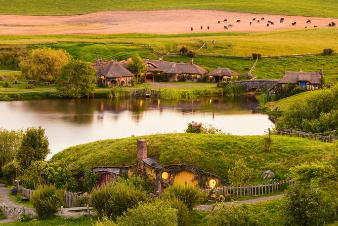 Hobbiton Movie Set Tour with lunch from Auckland - Why the Auckland departure is so useful