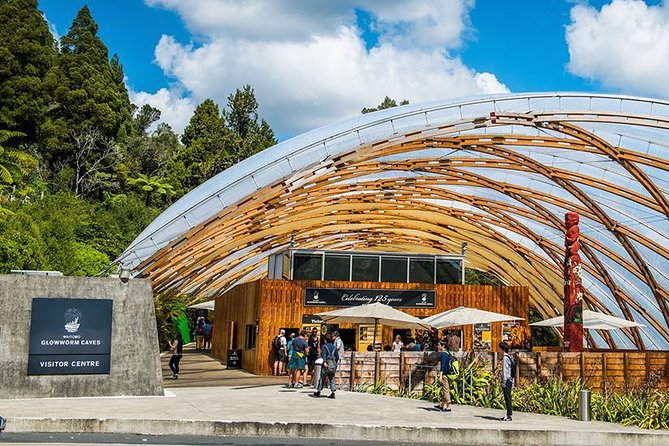 Hobbiton Movie set & Waitomo Caves Small Group Tour From Auckland - Food, comfort, and the rhythm of the day