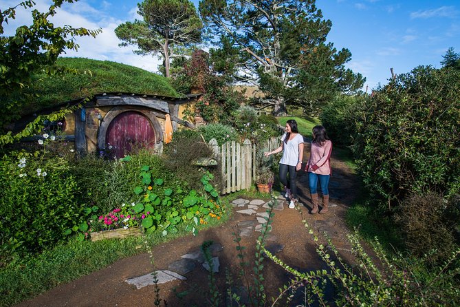Hobbiton Movie set & Waitomo Caves Small Group Tour From Auckland - Is the $279.26 price fair?
