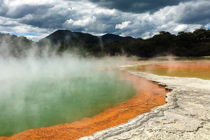 Hobbiton & Rotorua including Wai-O-Tapu - Small Group Tour from Auckland - Hobbiton Movie Set: the heart of the day