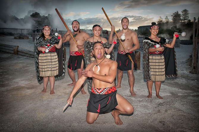 Hobbiton & Rotorua Living Māori Village Private Tour Ex-Auckland - Why this private day works