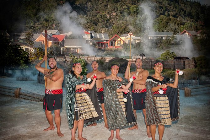 Hobbiton & Rotorua Living Māori Village Private Tour Ex-Auckland - Who should book this tour?