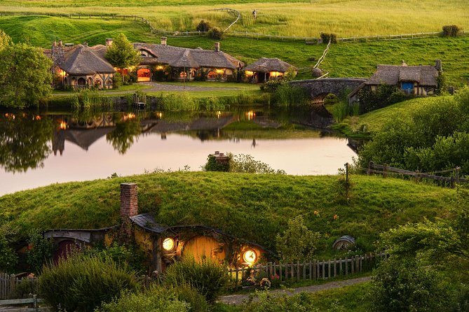 Hobbiton & Waitomo Caves Exclusive Luxury Day Tour From Auckland - Why combine Hobbiton and Waitomo?