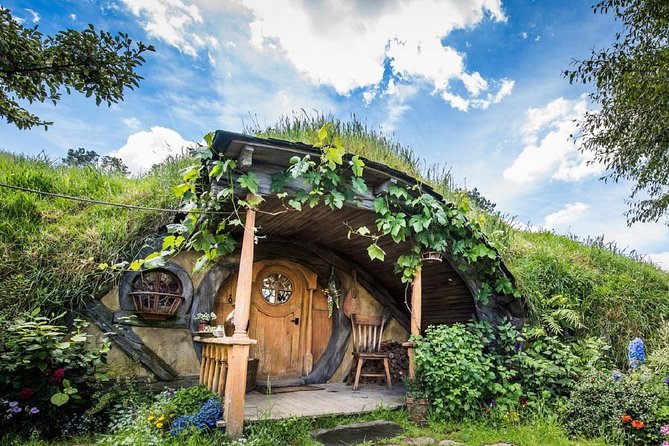 Hobbiton & Waitomo Caves Guided Day Trip from Auckland incl lunch - The Waikato River route back to Auckland