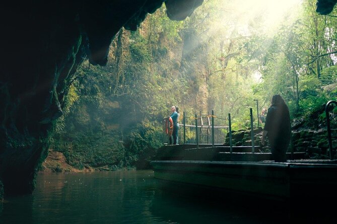 Hobbiton & Waitomo Caves Small-Group Tour W Lunch from Auckland - Lunch in Otorohanga