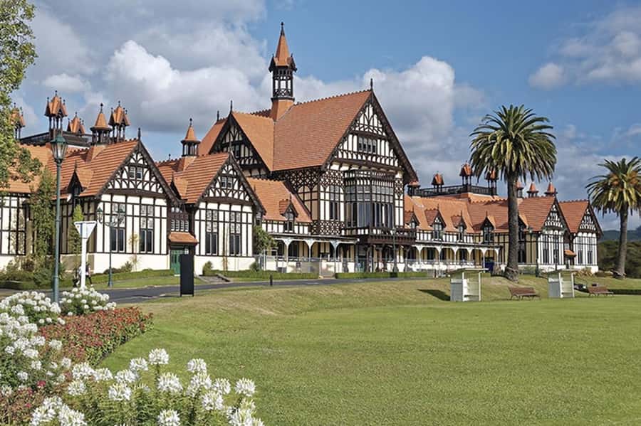 Hobbiton, Waitomo, Rotorua & Taupo 2-Day Tour from Auckland - Wai-O-Tapu and Lady Knox Geyser