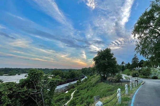 Hollywood Cemetery Hills and History - Who will enjoy this tour most