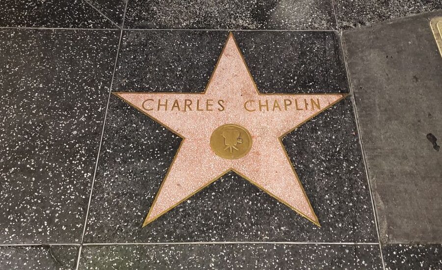 Hollywood: Haunted Walking Tour, True Crime, Creepy Tales - Practical details for a comfortable walk
