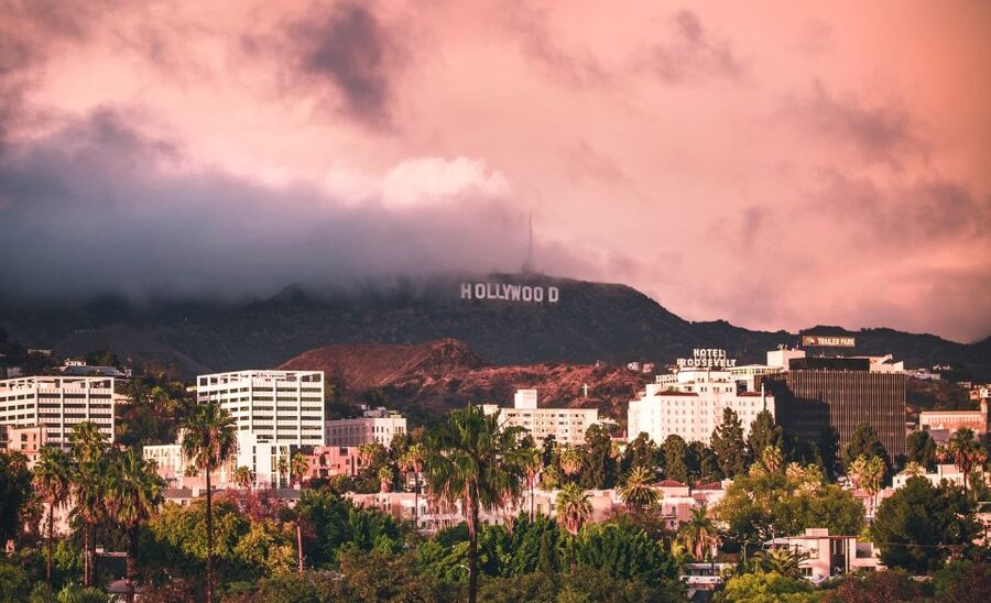 Hollywood: Haunted Walking Tour, True Crime, Creepy Tales - Meeting the guide at the Pantages Theatre