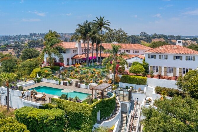 Hollywood Open Air Bus Tour: Celebrity Homes and Beverly Hills - The open-air van and group size