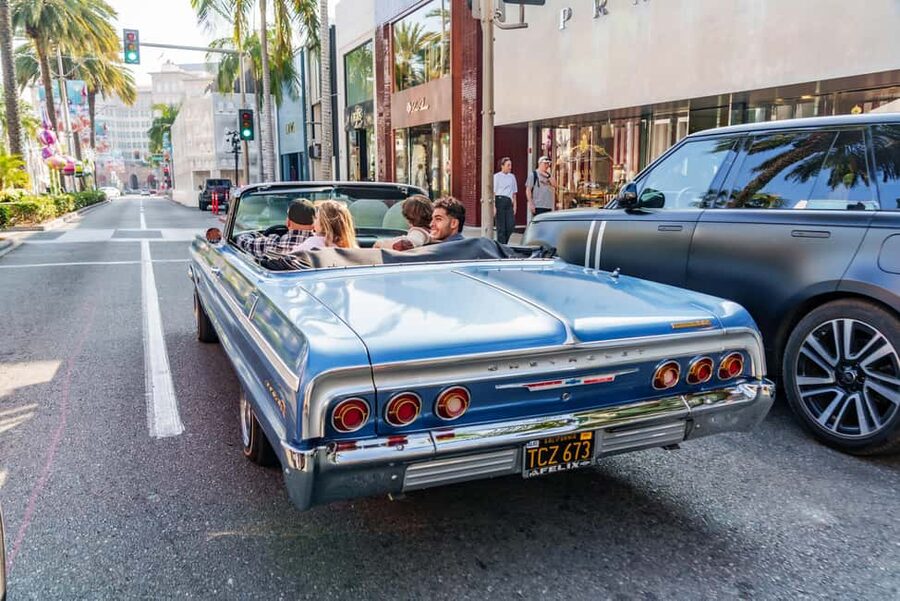 Hollywood: Oscars Tour in a 1964 Impala Lowrider - Who will enjoy this most