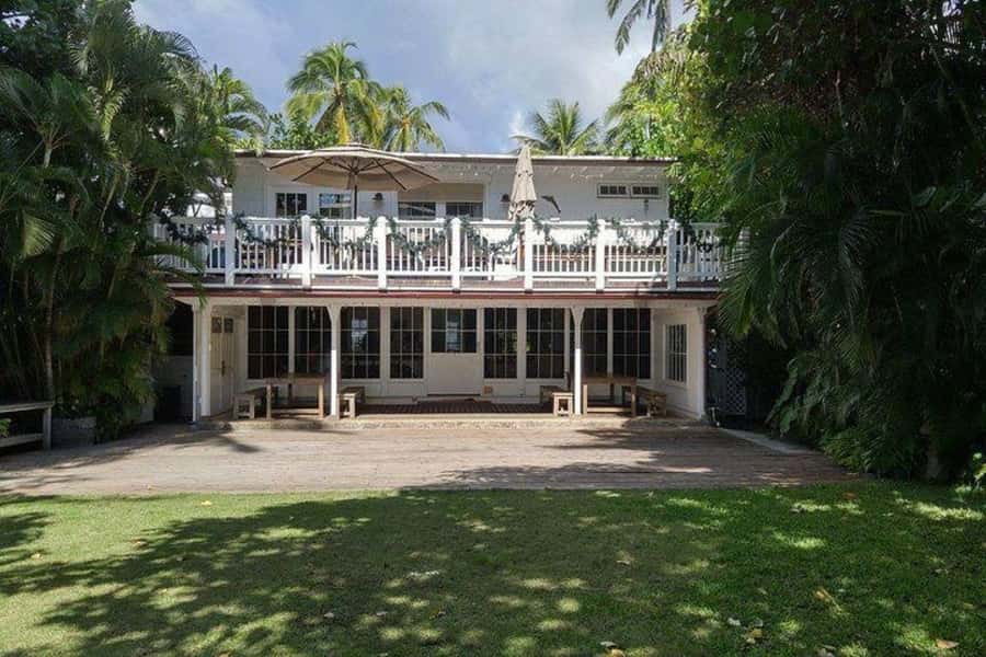 Honolulu - Exclusive Hawaii Five-0 TV Show Tour with Snacks - Entering McGarrett’s real house
