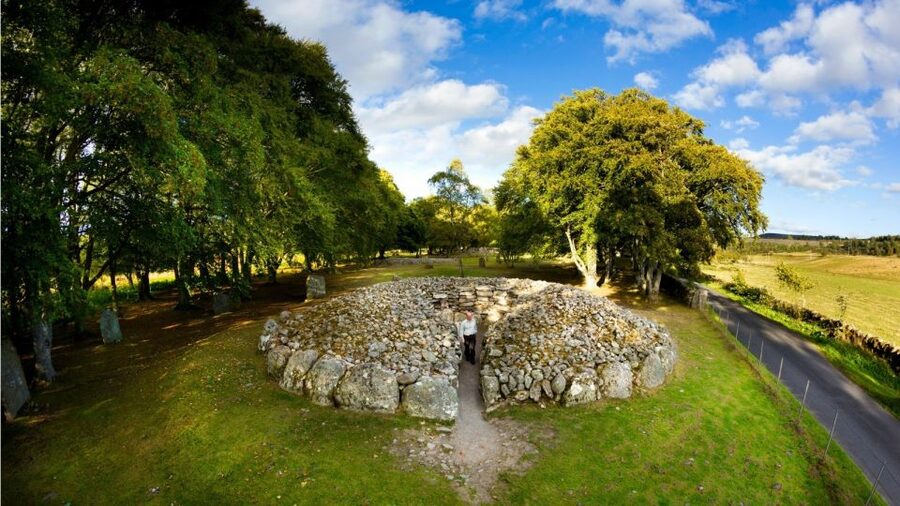 Inverness: Loch Ness Cruise, Castle, and Outlander Tour - Beauly Priory, lunch, and a slower Highland hour