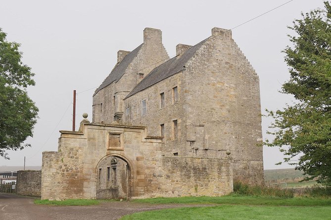 Jamie Fraser Outlander tour to Lallybroch tours Edinburgh - Leaving Edinburgh for the filming locations