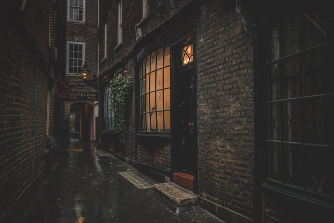 JK Rowling's Harry Potter Walking Tour in Edinburgh - The guides who shape the experience