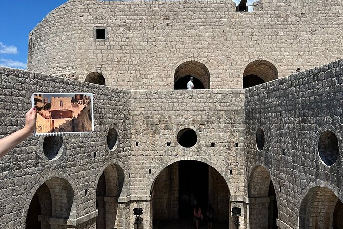 Kings Lending Expedition Private Game of Thrones Tour - Pile Gate and King Joffrey’s angry crowd