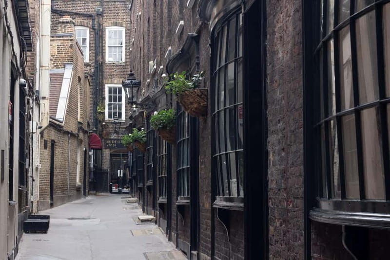 Lights, Camera, London! Movie Locations Walking Tour - Shakespeare’s Globe, the Anchor pub, and the final riverfront scenes