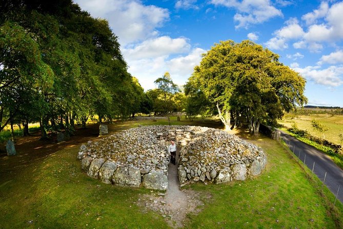 Loch Ness Cruise, Outlander & Urquhart Castle Tour from Inverness - Beauly Priory and lunch in a Highland village