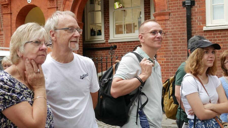 London: Downton Abbey Guided Walking Tour - Anna and Bates: following a darker London thread