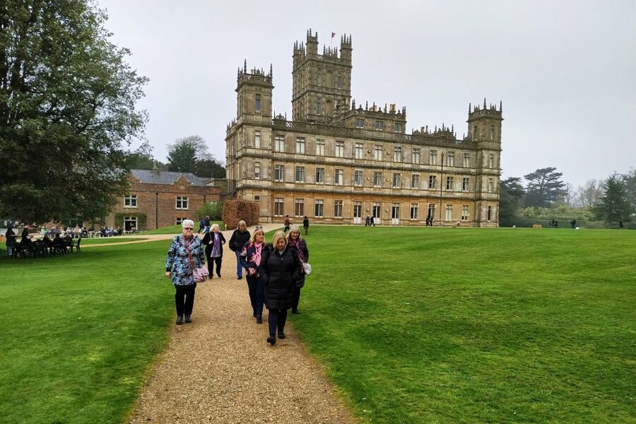 London: Downton Abbey Tour with Highclere, Bampton & Oxford - The guides can make the coach ride part of the experience