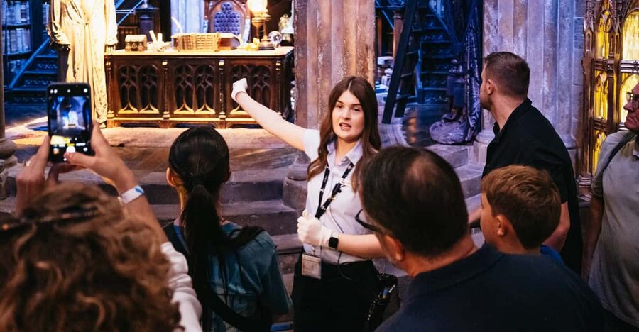 London: Fully-Guided Making of Harry Potter Tour - Meeting at Euston and taking the train