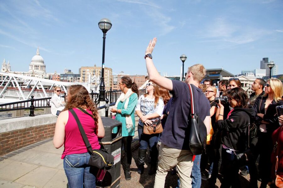 London: Guided Harry Potter Tour - Millennium Bridge and the movie moments