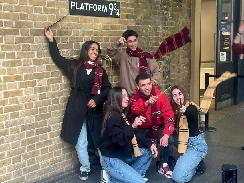 London: Harry Potter Black Cab Tour with Hotel Pick Up - Westminster and Trafalgar Square: wizarding London in the open air