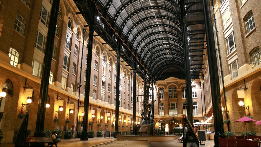 London: Harry Potter Movie Location Tour with an APP - The Millennium Bridge and a famous film scene