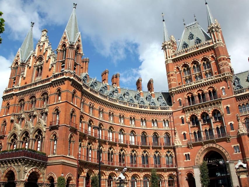 London: Harry Potter Sights and Shrek's Adventure Combo Tour - Two hours with Shrek, Fiona, and the fairytale cast