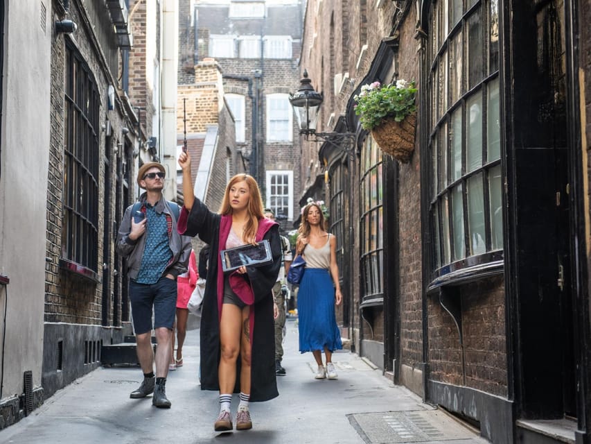 London: Harry Potter Tour and London Bridge Tombs Experience - Cecil Court and Goodwin’s Court: small streets with big Potter appeal